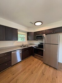 Building Photo - 4995/4997 Eastview Terrace