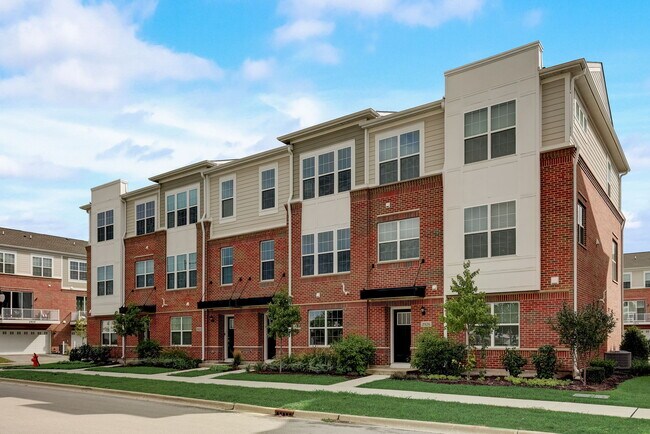 Building Photo - 2924 Reflection Dr