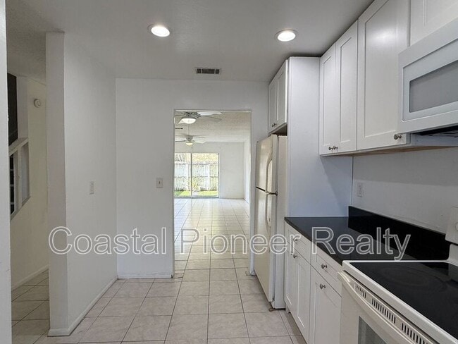 Building Photo - 7573 Abonado Rd