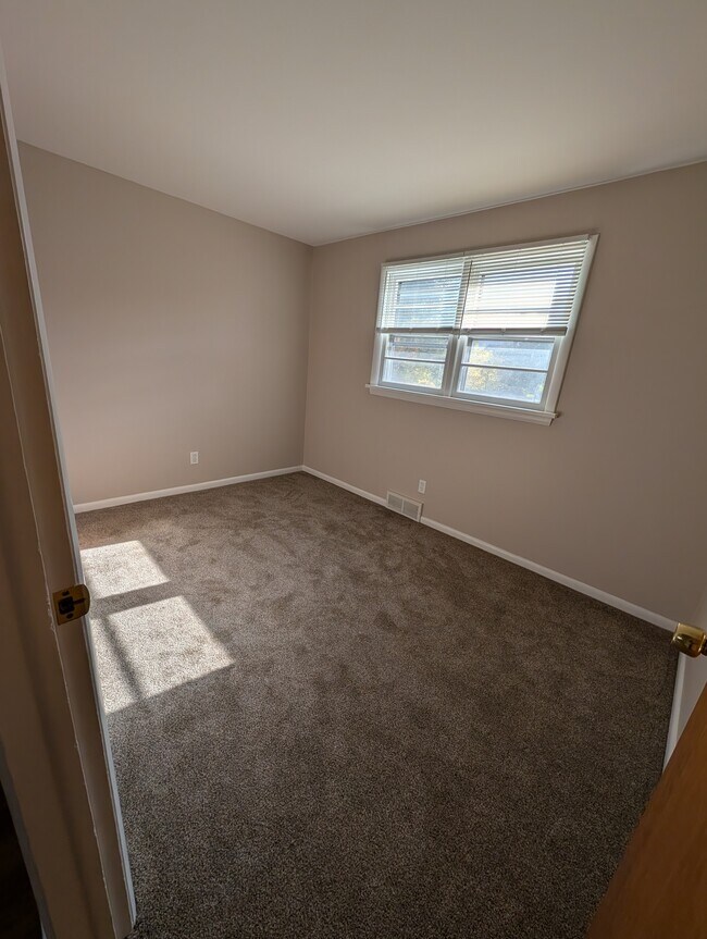 Building Photo - 402 McKinley Street