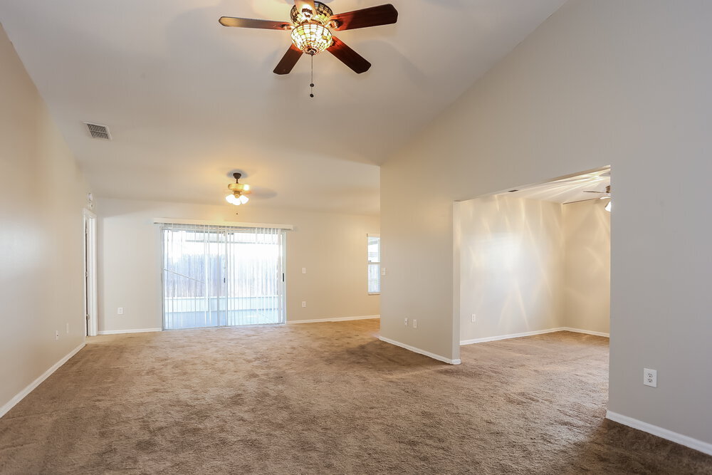 Building Photo - 221 Lookout Dr