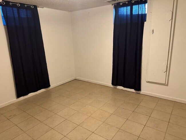 Building Photo - Long Realty & Property Management - 4 Bed ...