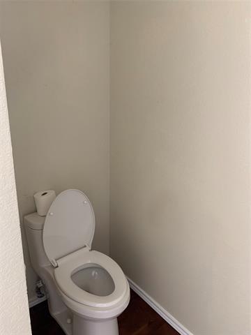 Building Photo - 904 Valleybrook Dr