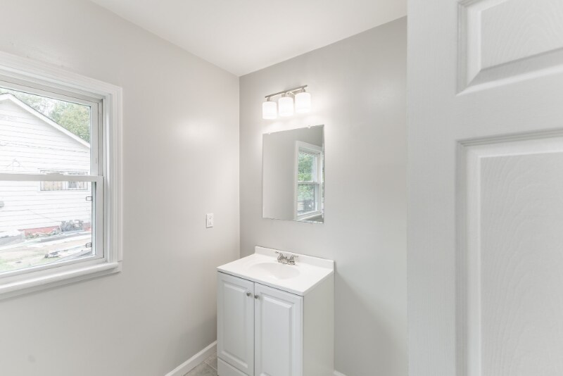 Building Photo - 1223 2nd St SW