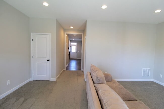 Building Photo - 3398 Monterey Dr