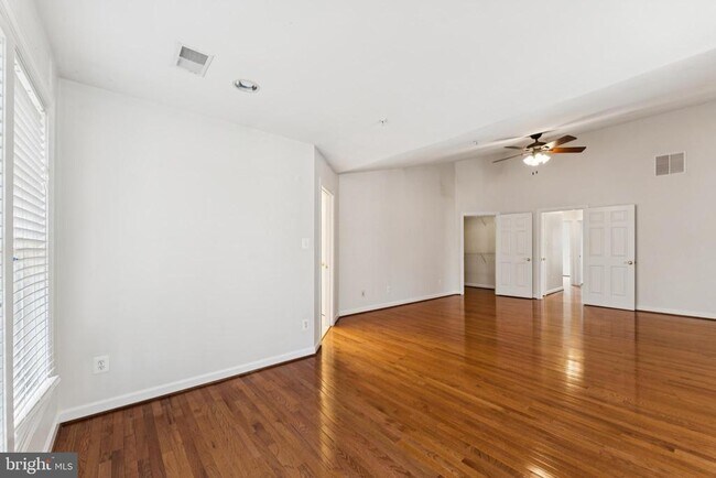 Building Photo - 12423 Falconbridge Dr