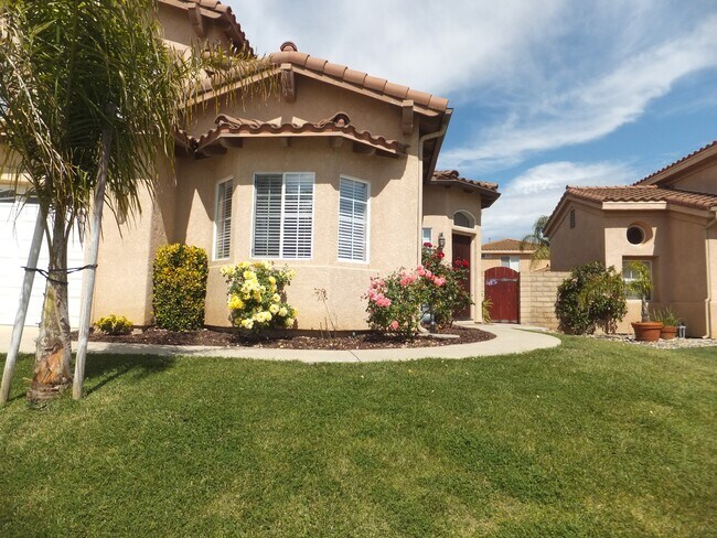 Building Photo - 2022 Lassen Dr