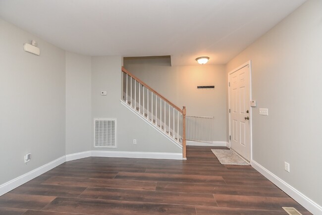 Building Photo - Beautiful 3BR/2.5BA in North Nashville!