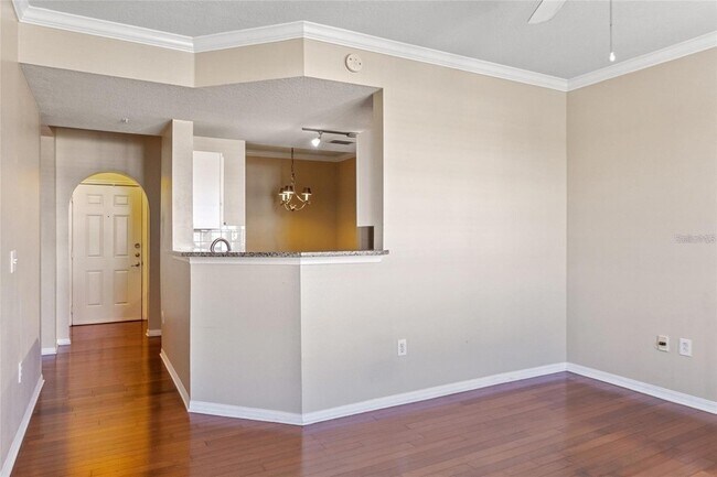 Building Photo - 501 Knights Run Ave