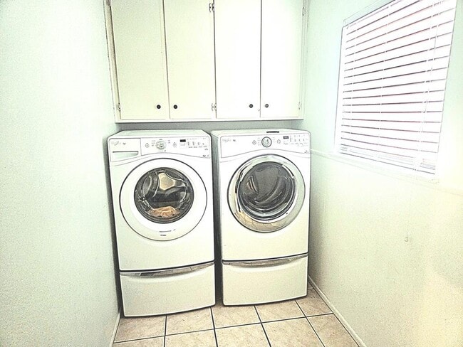 Building Photo - 3209 W Wadley Ave