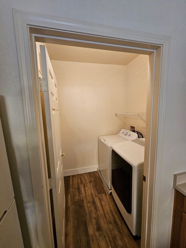 Building Photo - *Guard Gated @ Vistana- 1 Bedroom Condo!