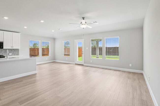 Building Photo - 2100 Gustavus Dr