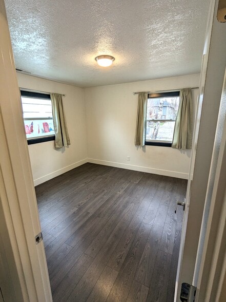 Building Photo - 9120 N Tioga Ave