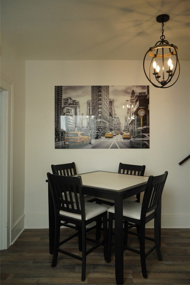 Building Photo - 2516 Isabella St