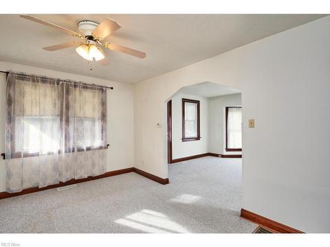 Building Photo - 1879 Greensburg Rd