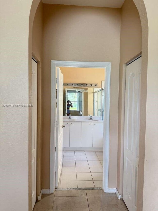 Building Photo - 3766 NE 9th Ct