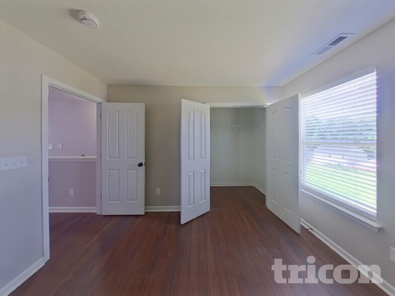 Building Photo - 1522 Ladora Dr