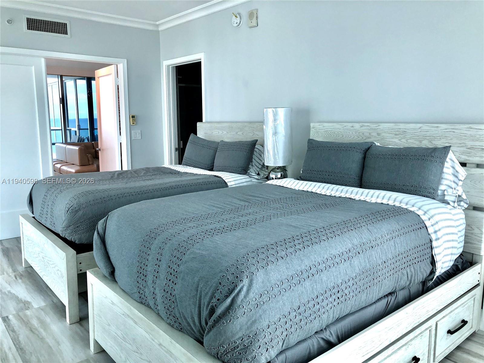 Building Photo - 3101 S Ocean Dr