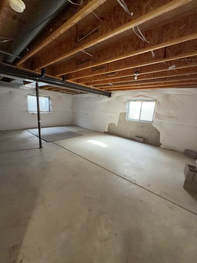 Building Photo - 2123 Fairweather Way