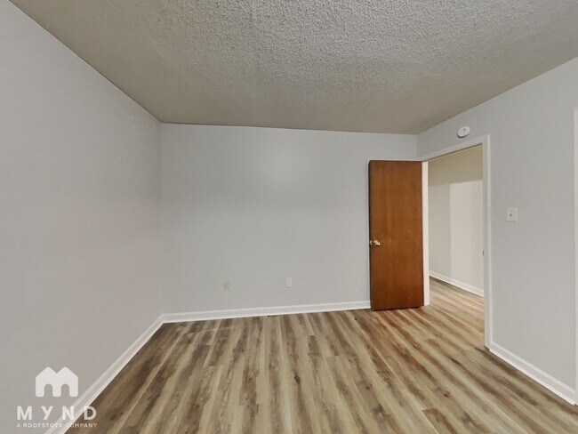 Building Photo - 3859 Hyacinth Dr