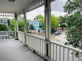 Building Photo - 905 Montgomery St