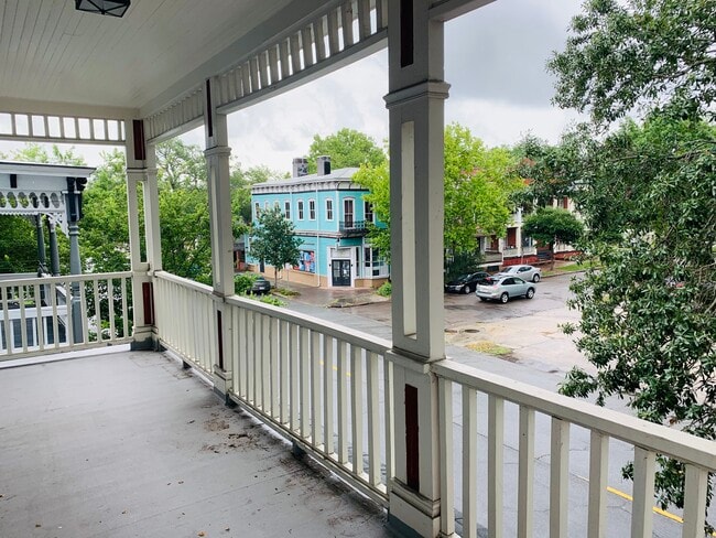 Building Photo - 905 Montgomery St