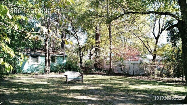 Building Photo - 2806 Farthing St