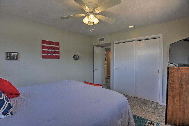 Building Photo - 726 Alden Dr