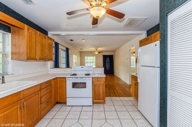 Building Photo - 3 bedroom 2 bath College Park Home