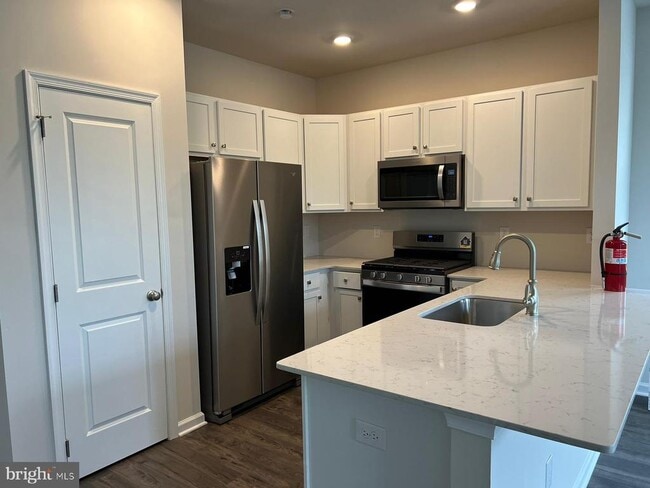 Building Photo - 12 Nelsons Wy