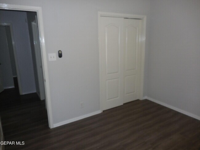 Building Photo - 356 Jardin Bello Ave