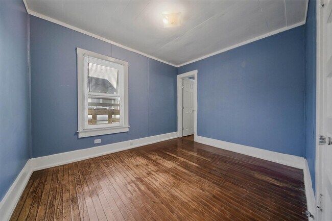 Building Photo - 3301 Dennis St