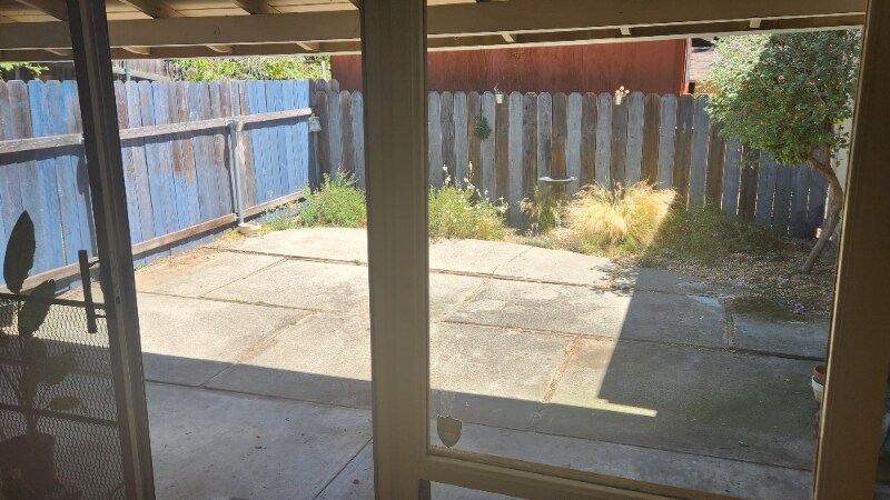 Building Photo - 2033 Donald Dr
