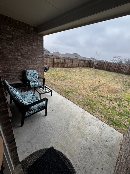 Backyard patio - 2908 Pondside Ln