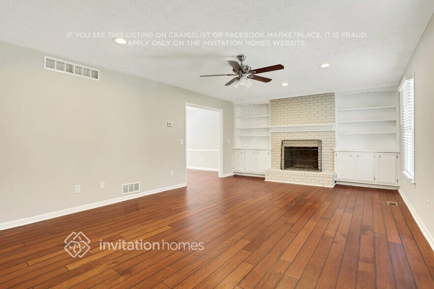 Building Photo - 4885 Cove St