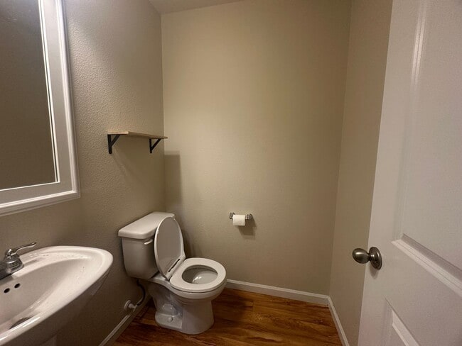 Building Photo - $500 off for first month rent