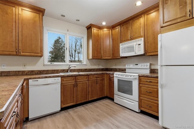 Building Photo - 1751 US-6