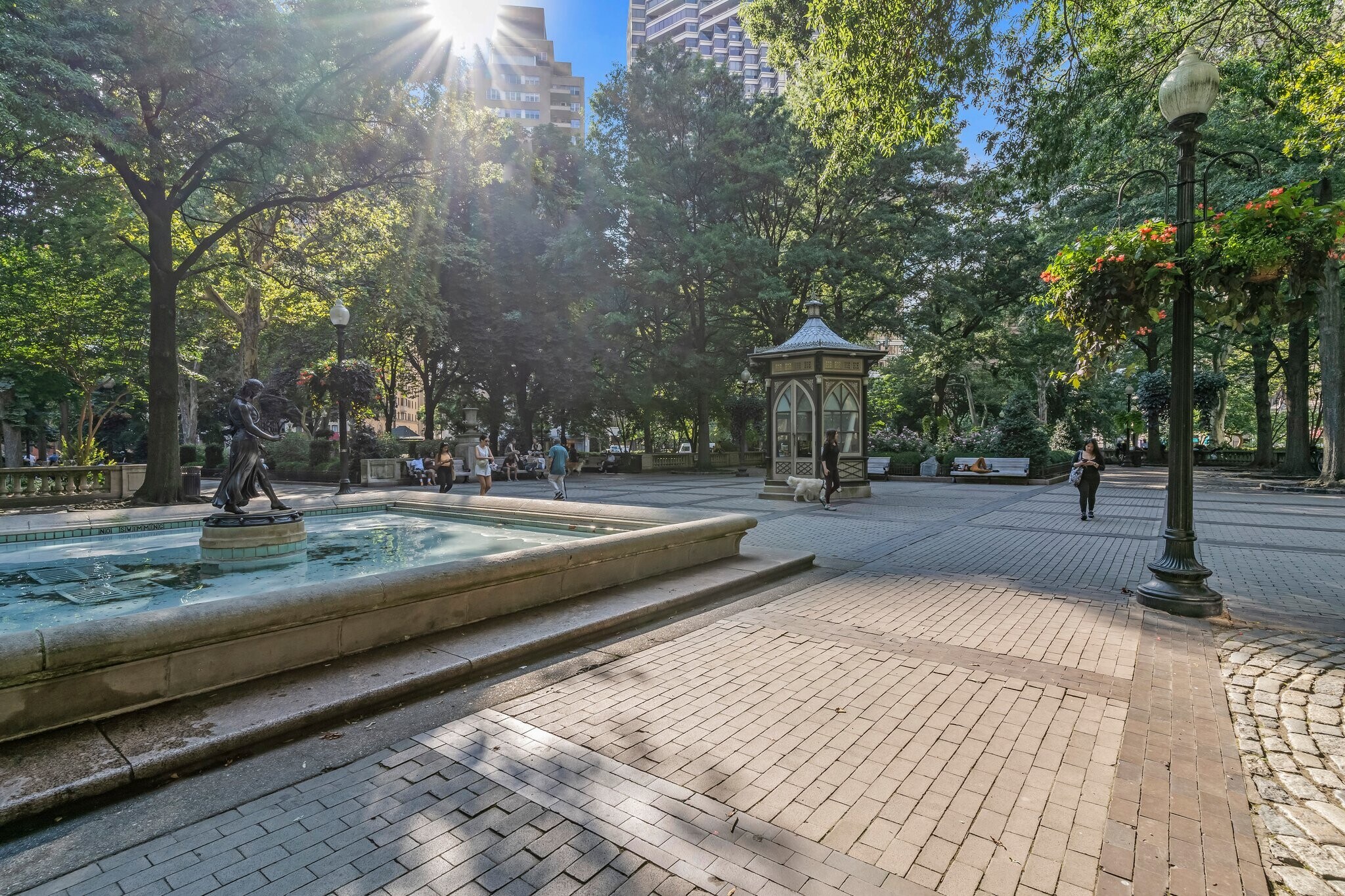 Building Photo - 225 S 18th St