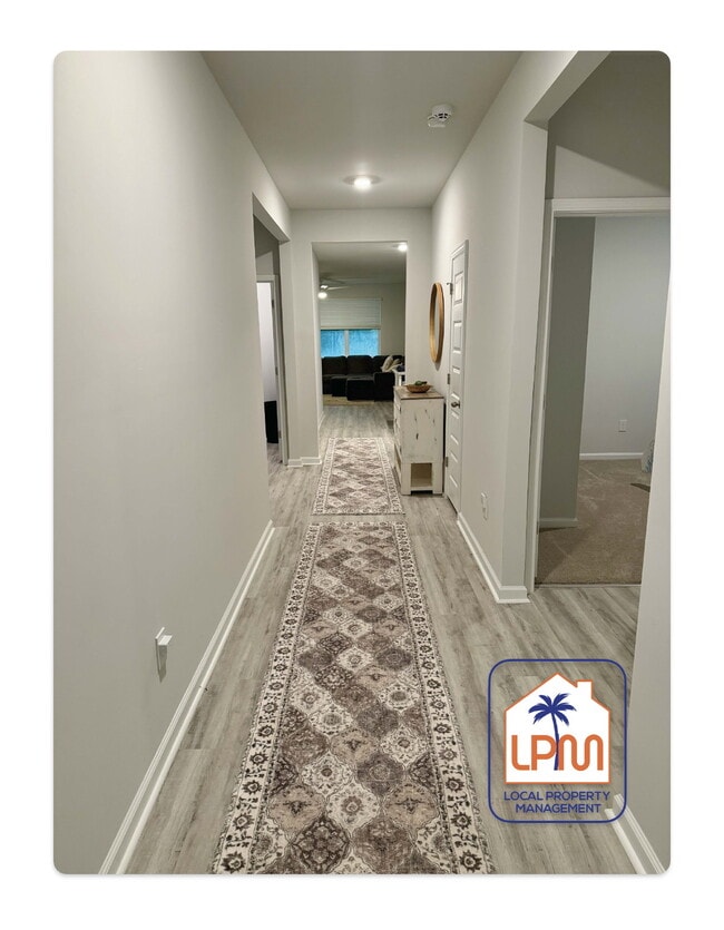 Building Photo - Rare find: **Furnished or Unfurnished**Utilities Included** 4-Bedroom 2-Bathroom Home at The Retr...