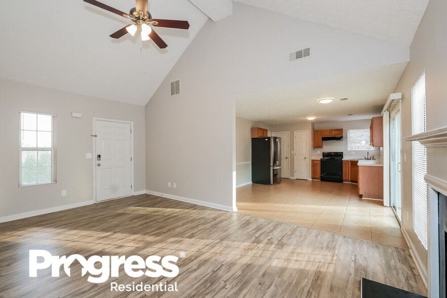 Building Photo - 458 Old Tree Dr