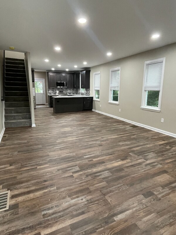 Building Photo - 808 Belmont Ave