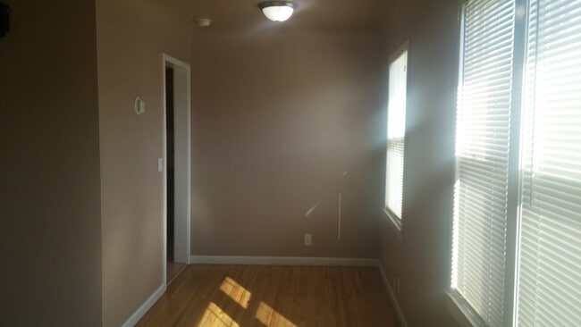 Building Photo - Recently remodeled unit in the Mayfair District offering nice amenities, 1 car garage, backyard a...