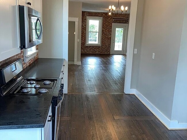 Building Photo - Olive Duplex