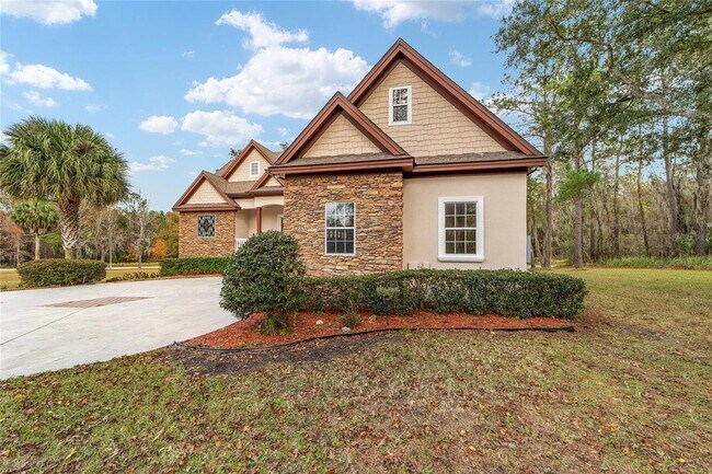 Building Photo - 1706 SW 27th St