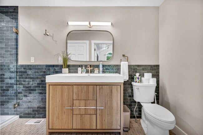 Building Photo - 23120 Bates Rd