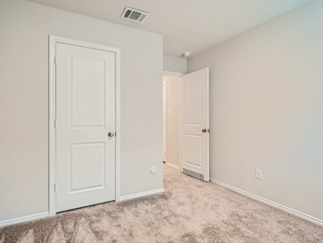 Building Photo - 15011 Dorset Wheel