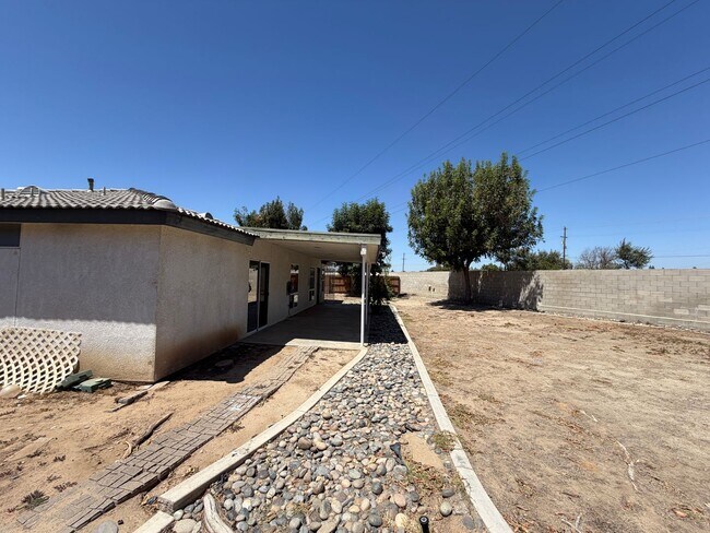 Building Photo - 5800 Potenza Ln