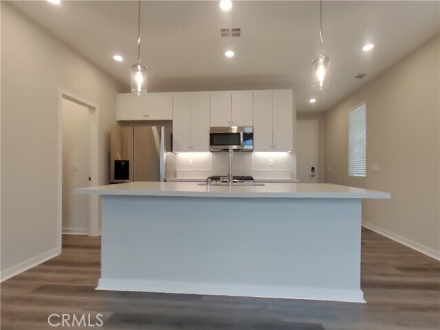 Building Photo - 31692 Hans Dr