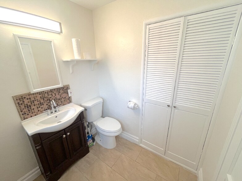 Building Photo - 212 N Coast Hwy