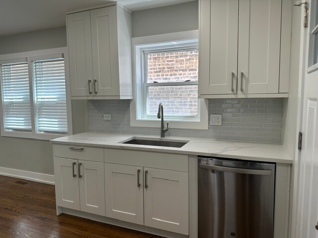 Building Photo - 5144 N Avers Ave